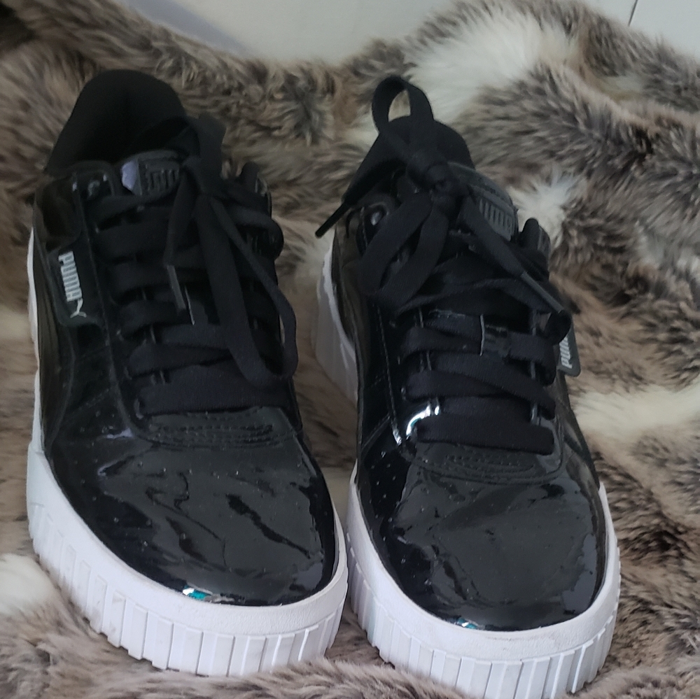 Sneakers. Patent and leather black and  snea